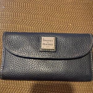 Dooney & Bourke Black Leather Wallet with Zipper